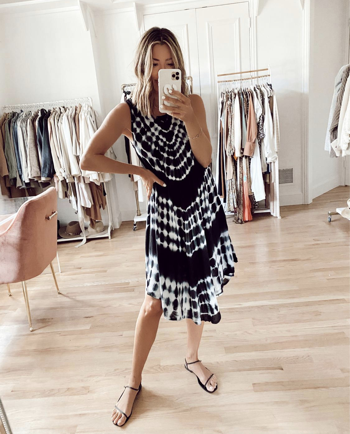 fashion blogger wearing amazon tie dye midi casual summer dress