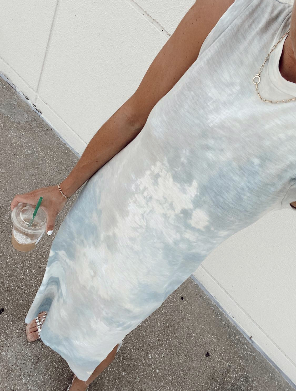 jaime shrayber wearing blue tie dye sleeveless midi dress from target