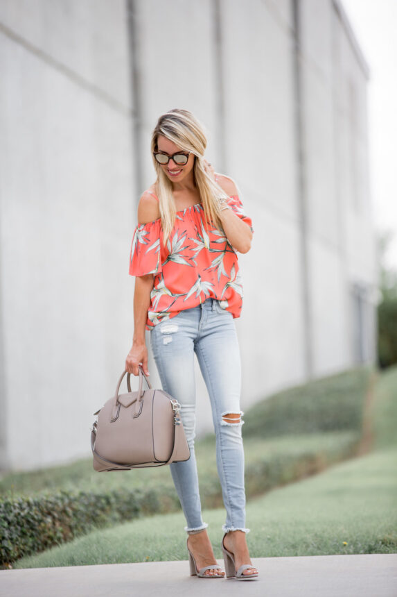 beige handbag - beige purse - leather handbag - leather purse - oversized bag - mirrored sunnies