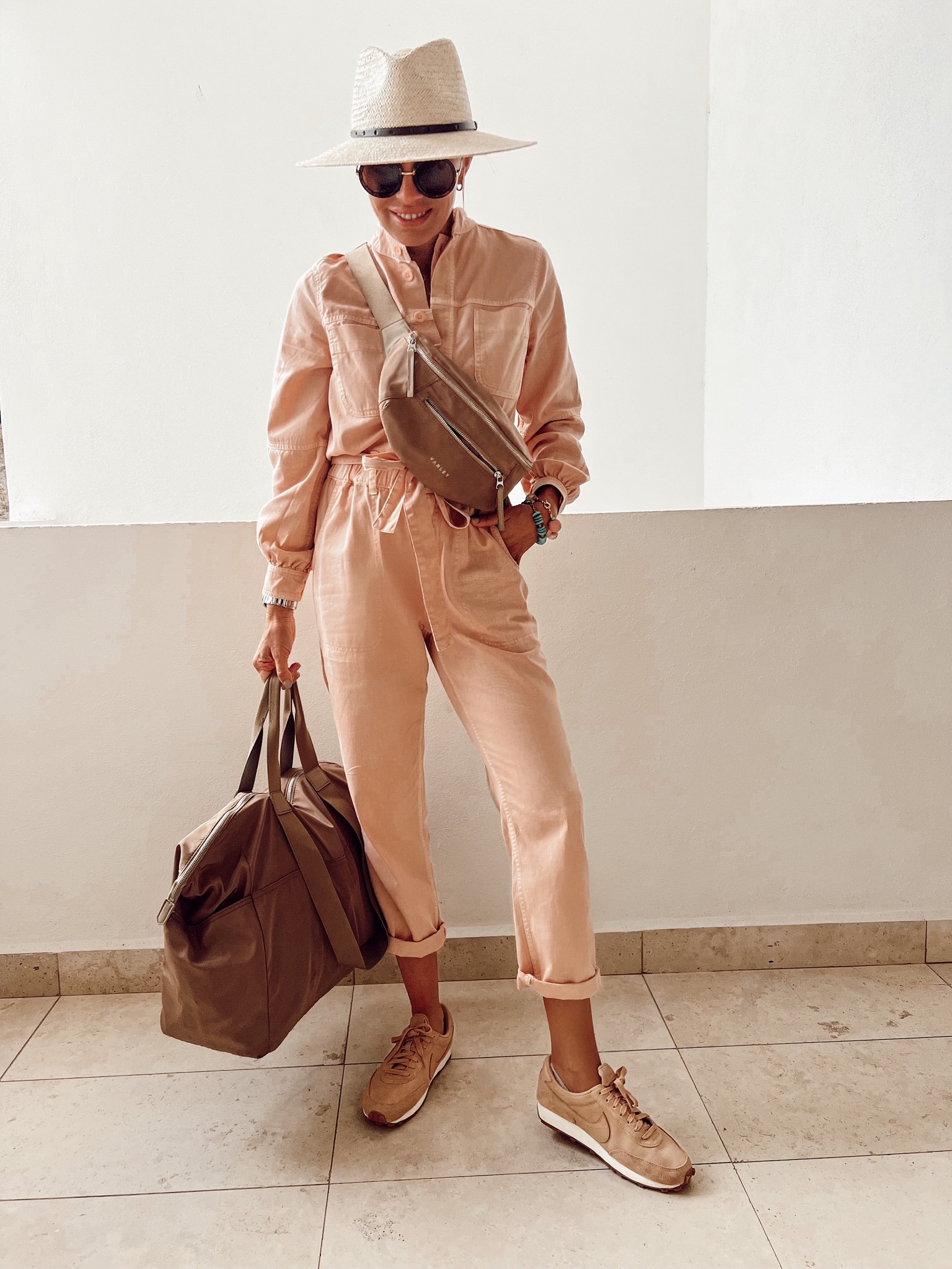 travel outfit, jaime shrayber, fashion blogger